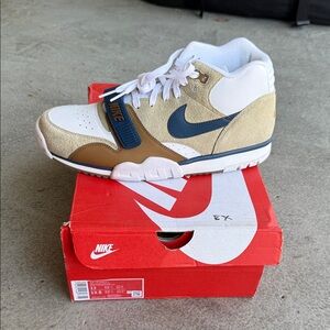 Nike air Trainer 1 in Beige, Navy & Brown